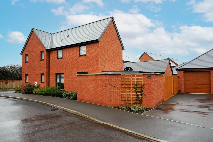 Images for Hobarts Close, Innsworth, Gloucester