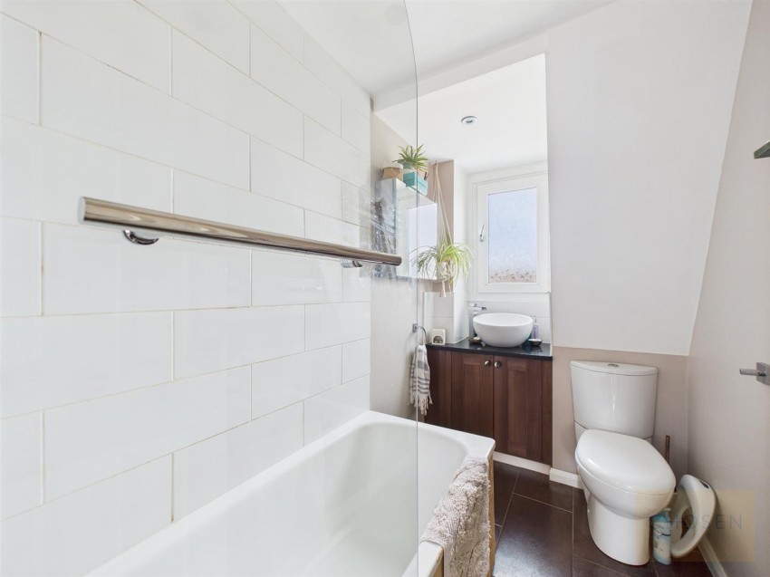 Images for Blackbird Avenue, Gloucester