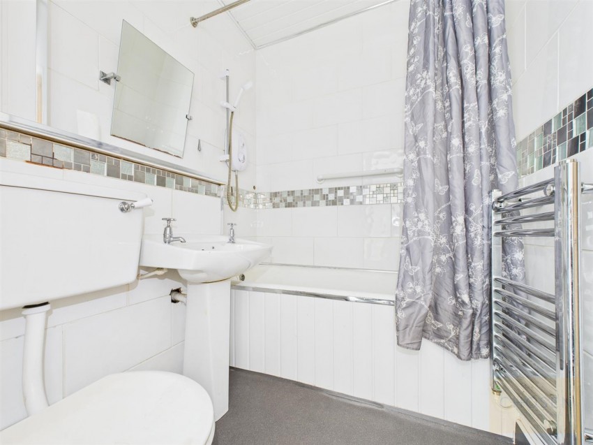 Images for Golden Vale, Churchdown, GLOUCESTER