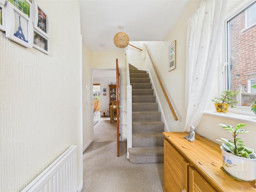 Images for Field End, Churchdown, Gloucester