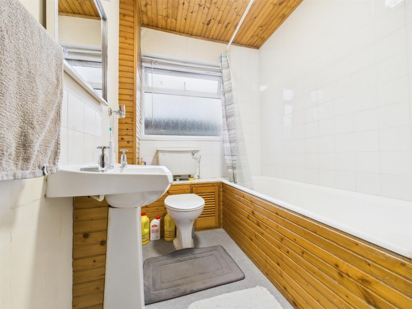 Images for Golden Vale, Churchdown Gloucester