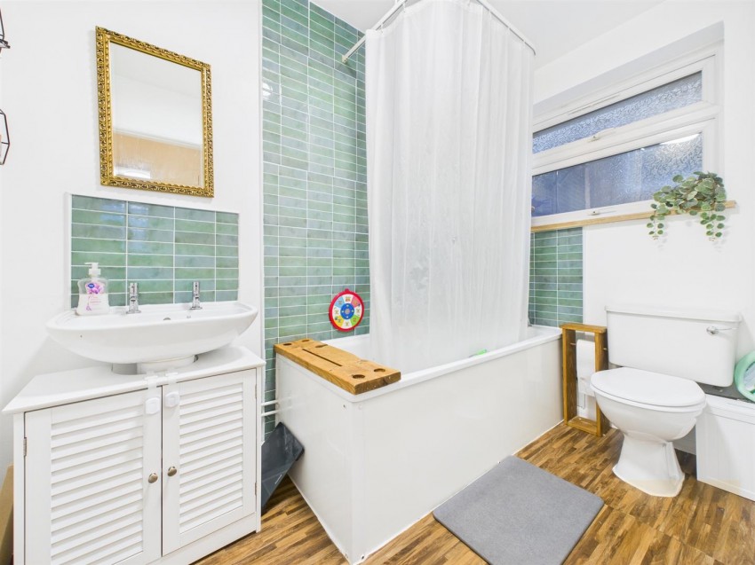 Images for Latymer Croft, Churchdown, Gloucester