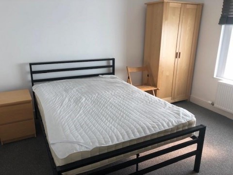 View Full Details for ROOM IN HOUSE SHARE - Alfred Street Gloucester