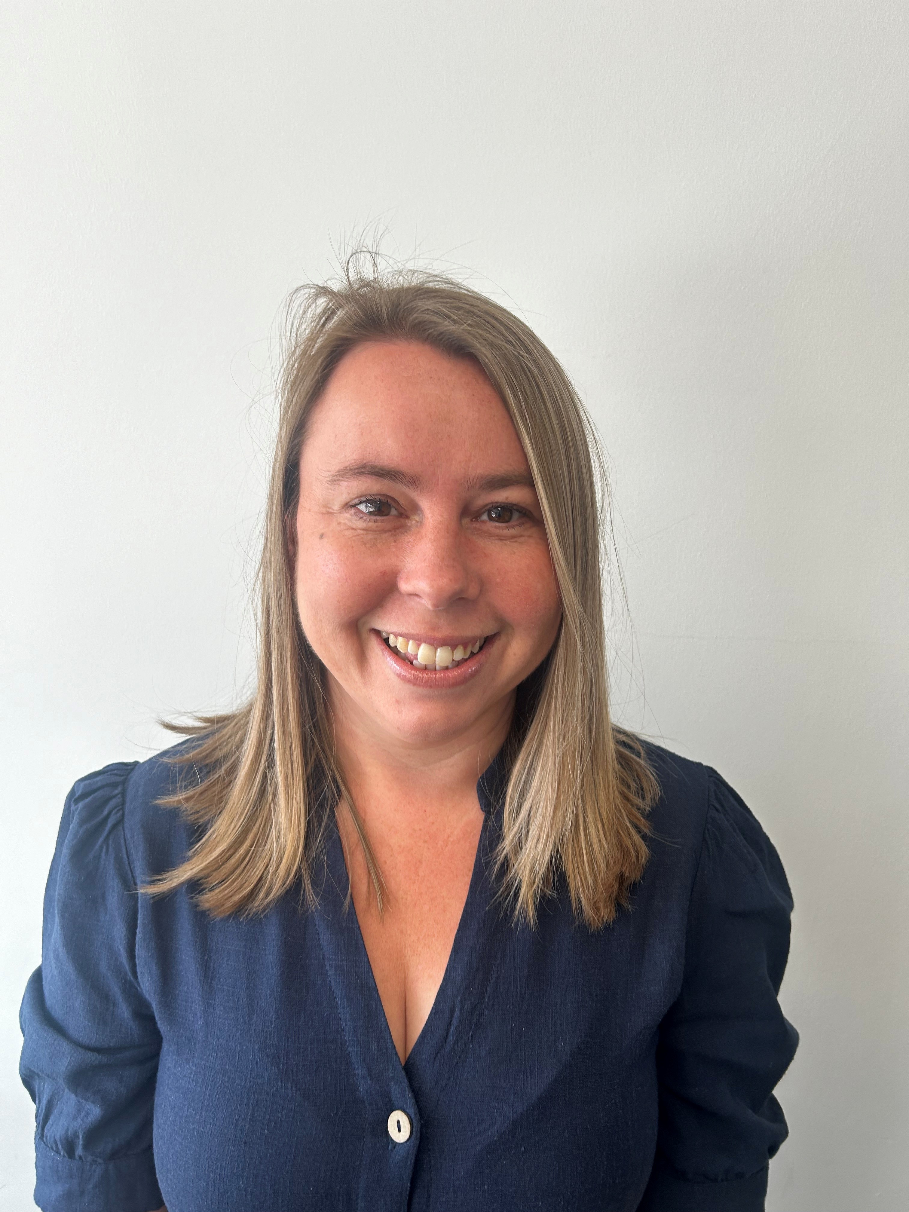 Claire Iles, Viewing Assistant 